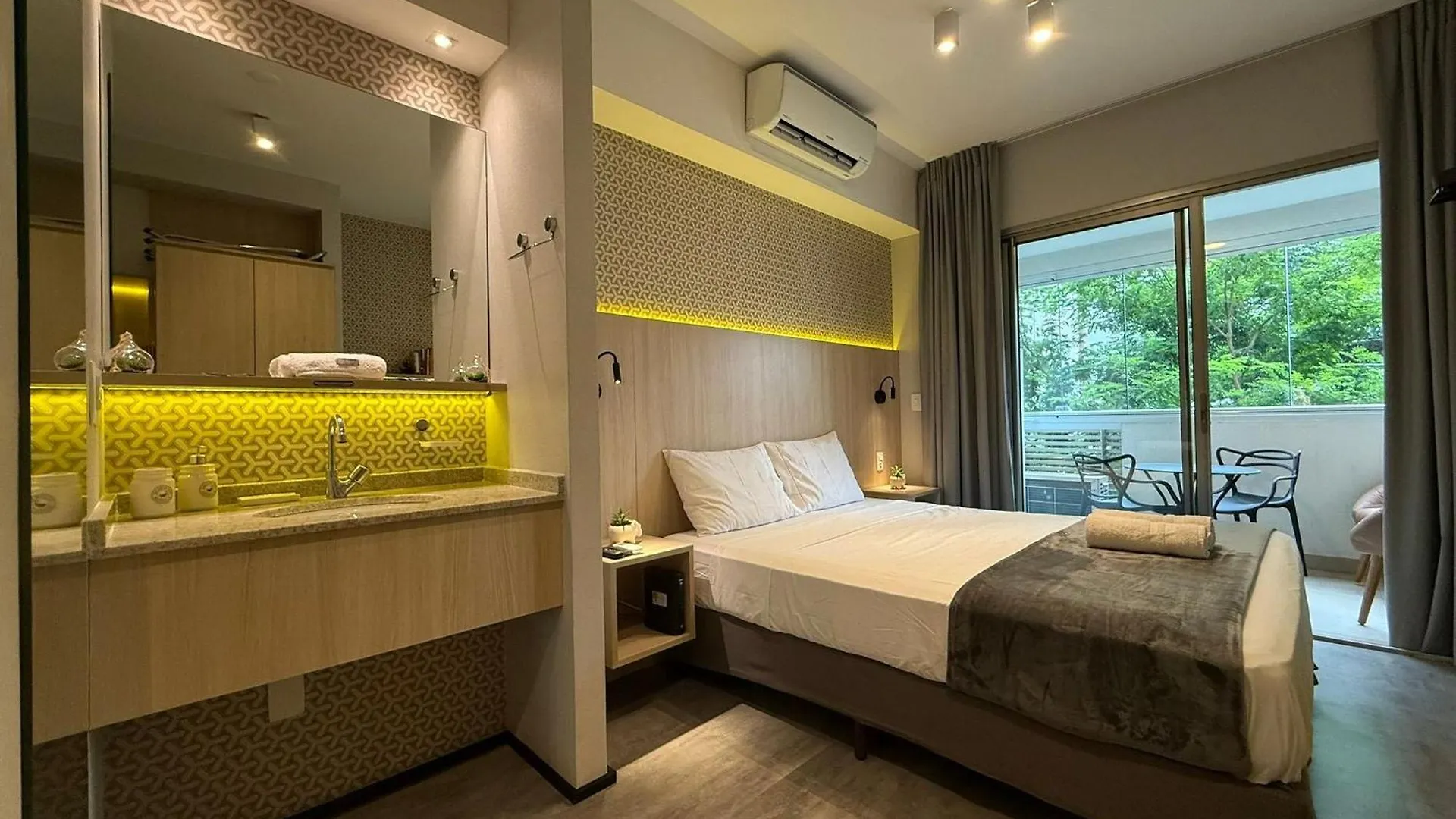 Apartment Studio Incrivel Na Vila Madalena Com Ac | Delfhy Sao Paulo Brazil